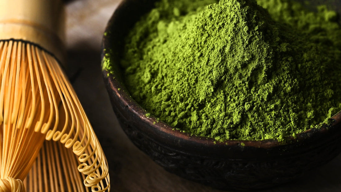 Matcha shot concentrado con hojas de té