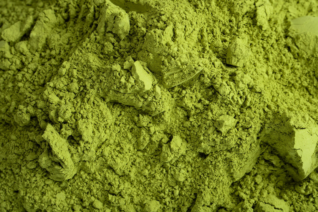Matcha antes de entrenar — pre-entreno natural con cafeína y L-teanina para el gym