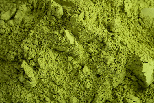 Matcha antes de entrenar — pre-entreno natural con cafeína y L-teanina para el gym