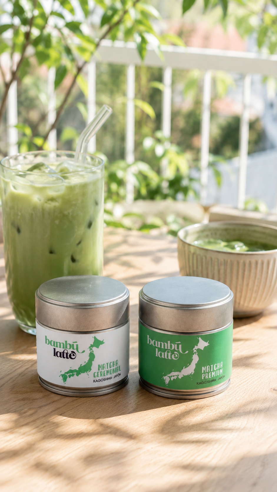 Dúo Matcha Bambú Latte preparado en chawan con chasen de bambú