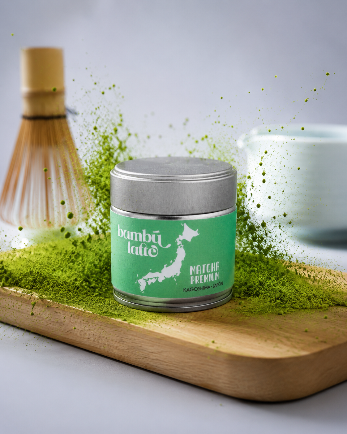 Matcha japonés de calidad Bambú Latte con utensilios tradicionales