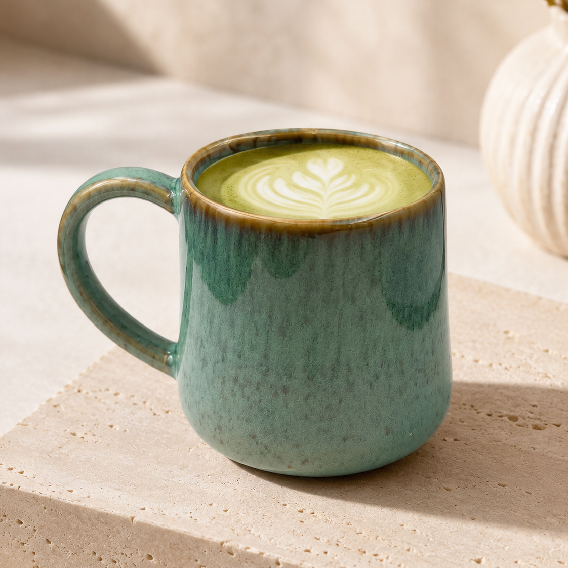 Té matcha ceremonial Bambú Latte con chasen de bambú y chawan