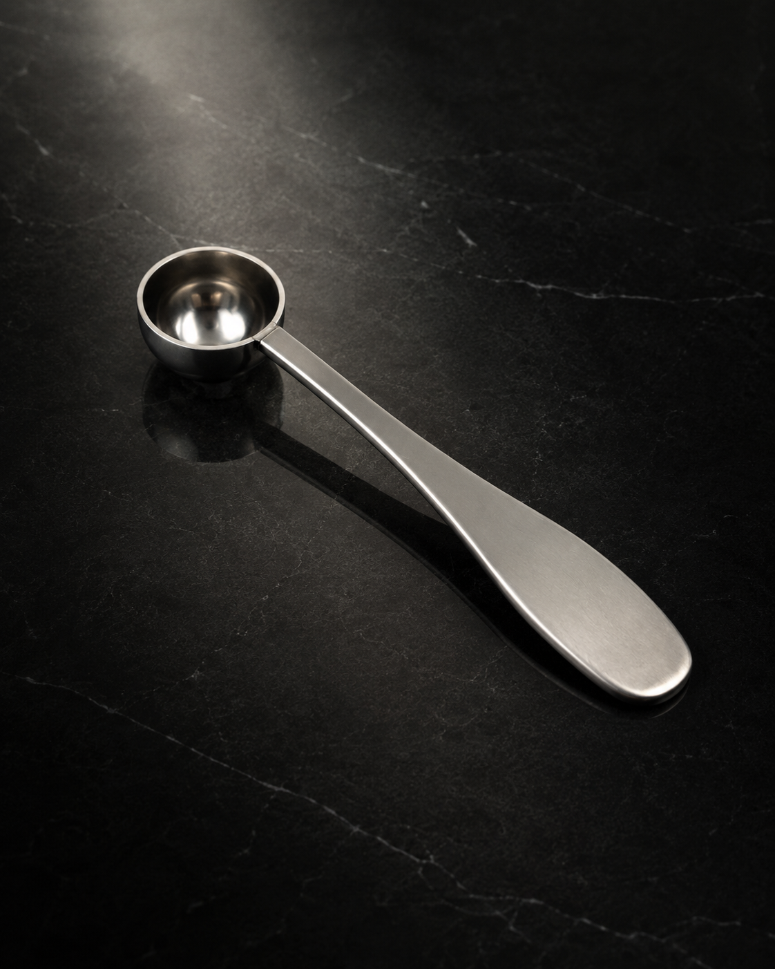 Producto de té matcha premium Bambú Latte con utensilios japoneses