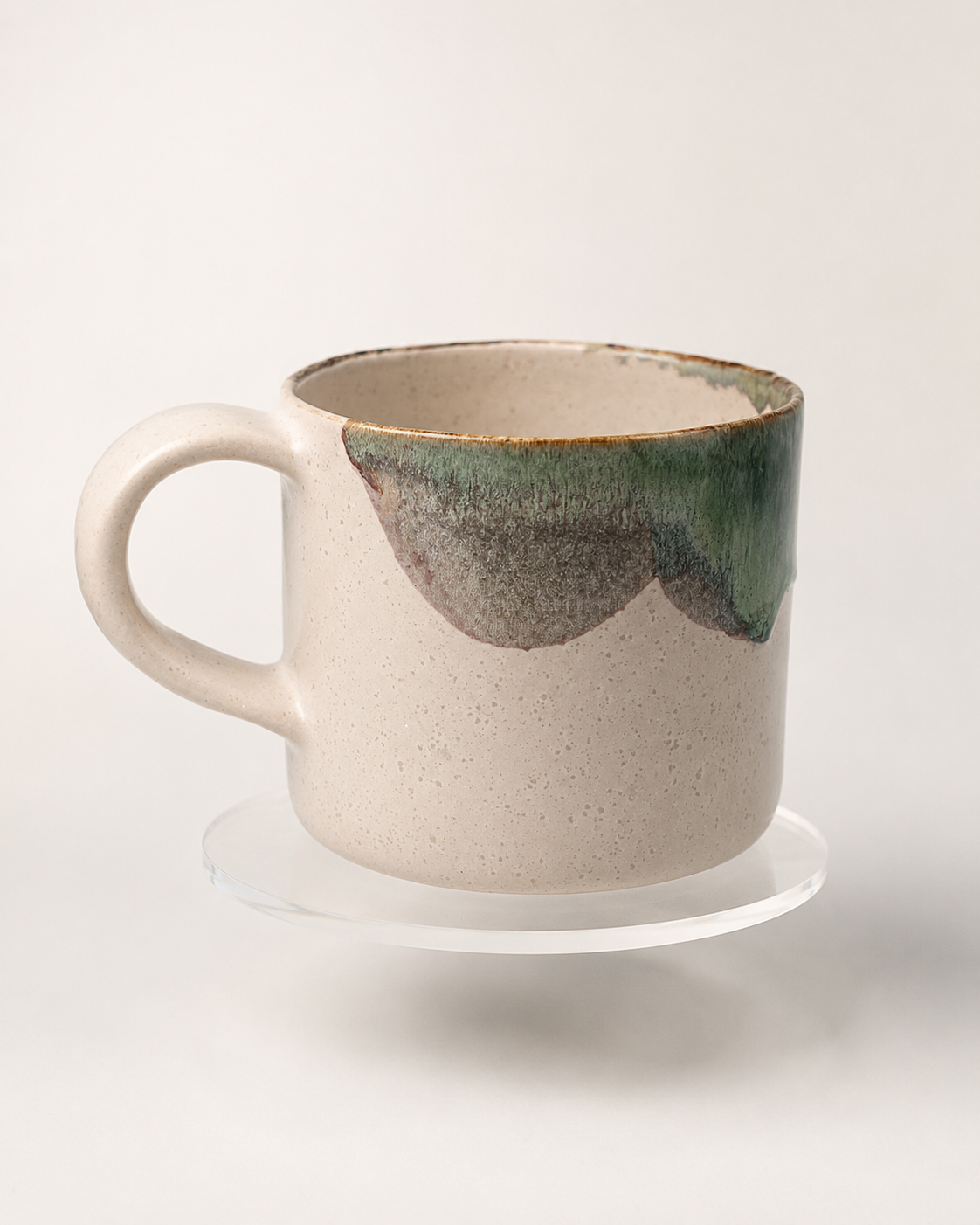 Cuenco de matcha ceremonial Bambú Latte junto a su lata