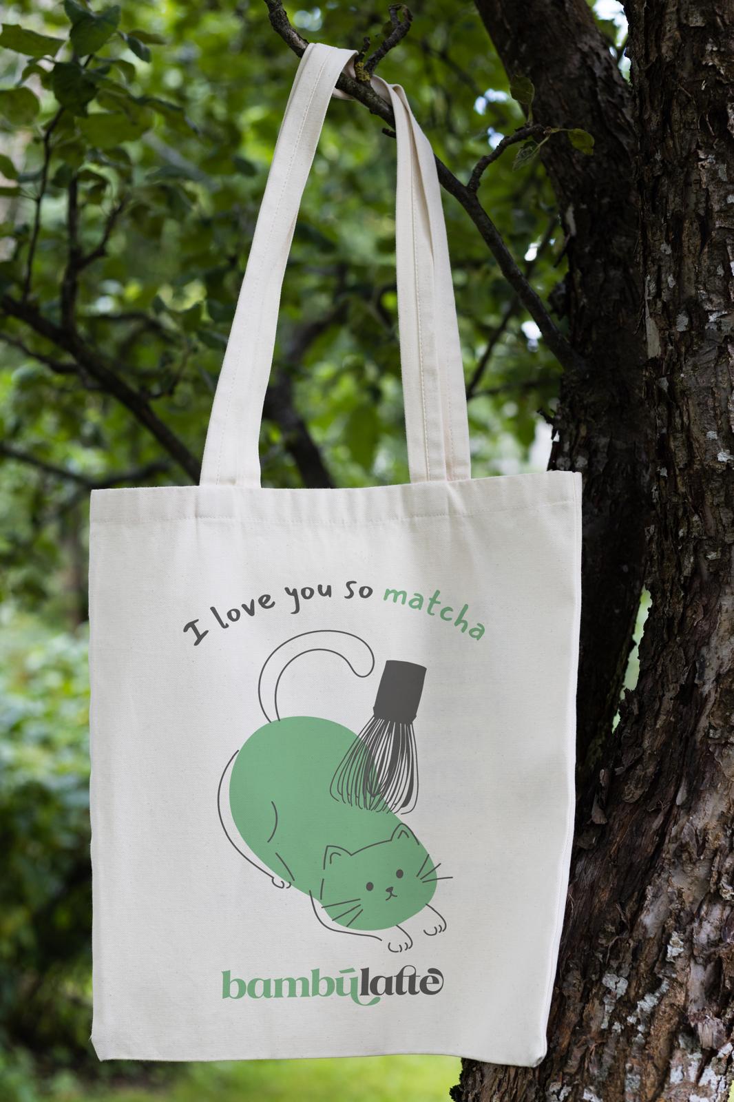 Tote bag matcha Modelo 3 «I love you so matcha» con gato y chasen, Bambú Latte